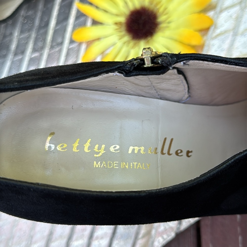 🩷 Bettye Muller; Elegant, Made in Italy, Black Suede Bootie Heels, Wm. Sz. 9/40! - Picture 5 of 10